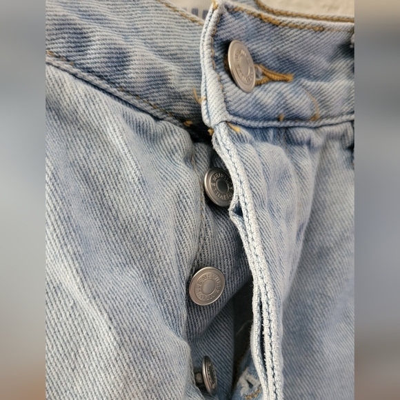 Brandy Melville Denim Shorts Size 29 - Picture 4 of 9